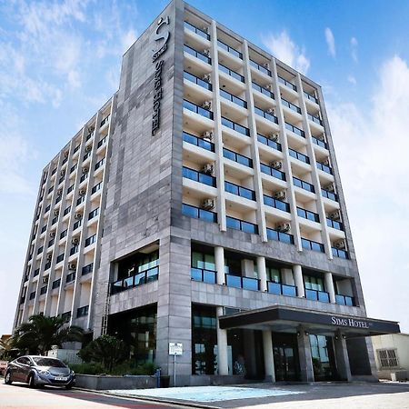 Sims Hotel Jeju Esterno foto