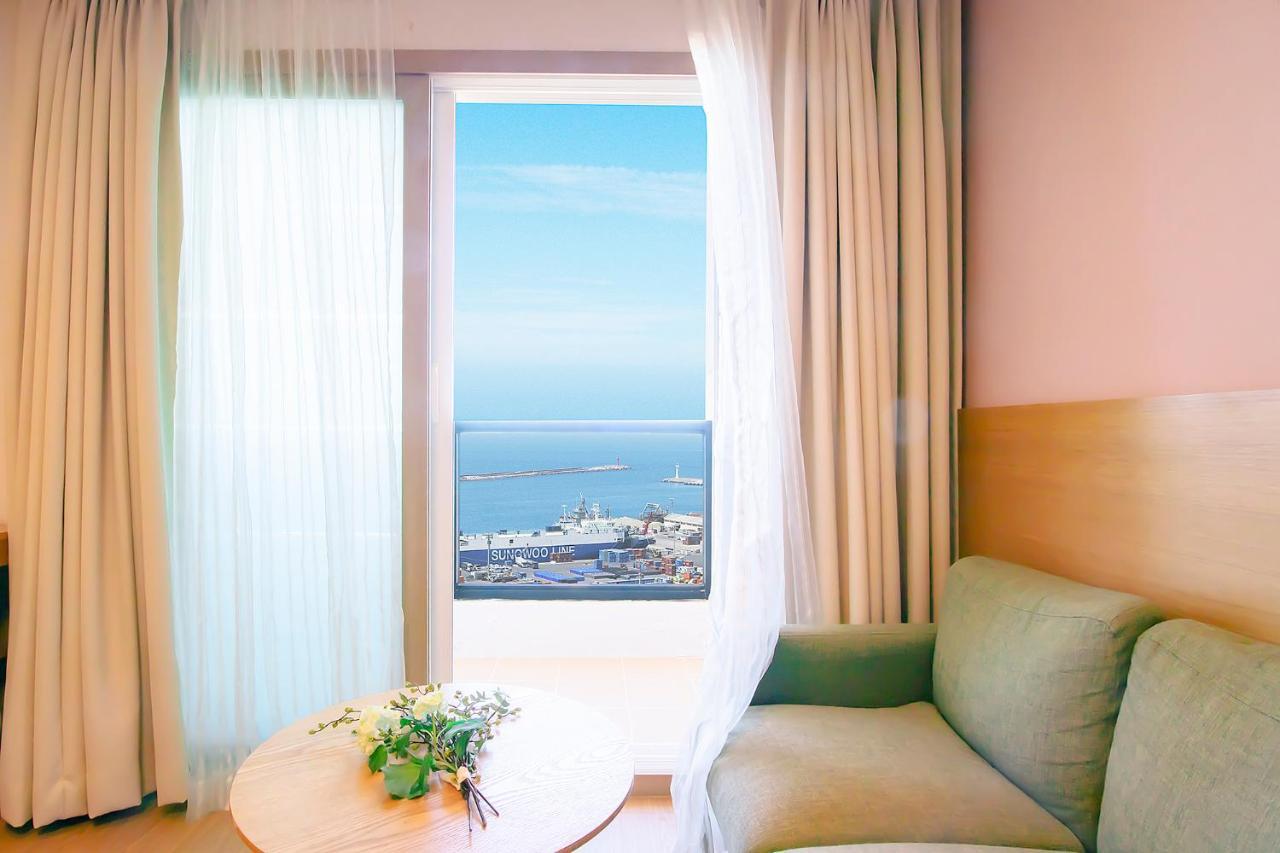 Sims Hotel Jeju Esterno foto