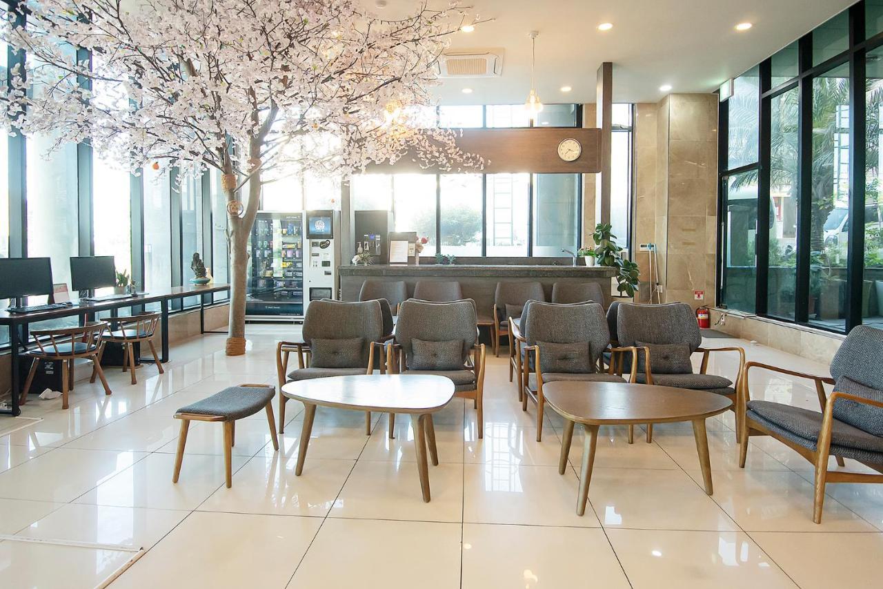 Sims Hotel Jeju Esterno foto