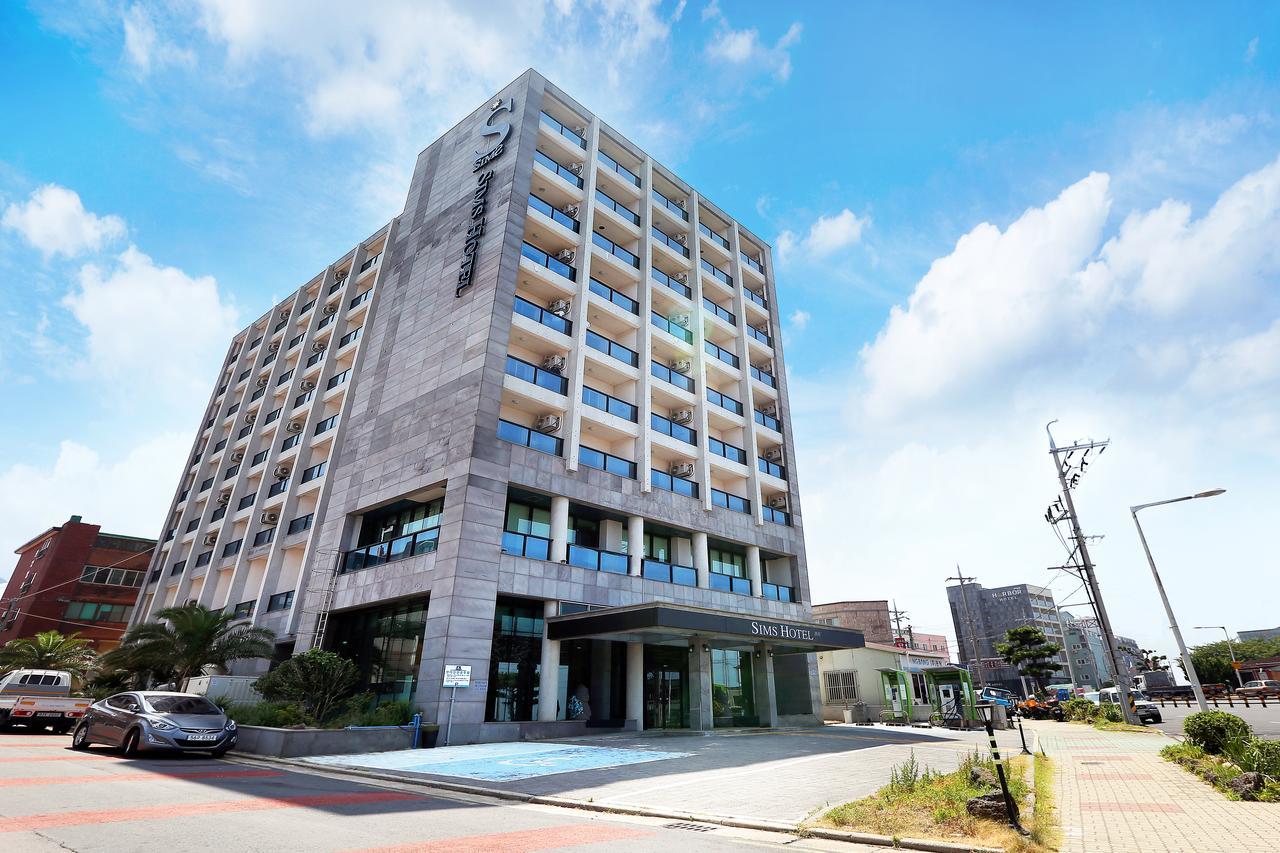 Sims Hotel Jeju Esterno foto