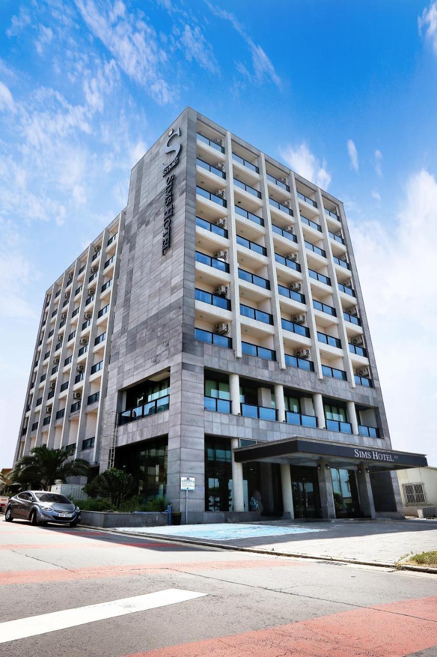 Sims Hotel Jeju Esterno foto